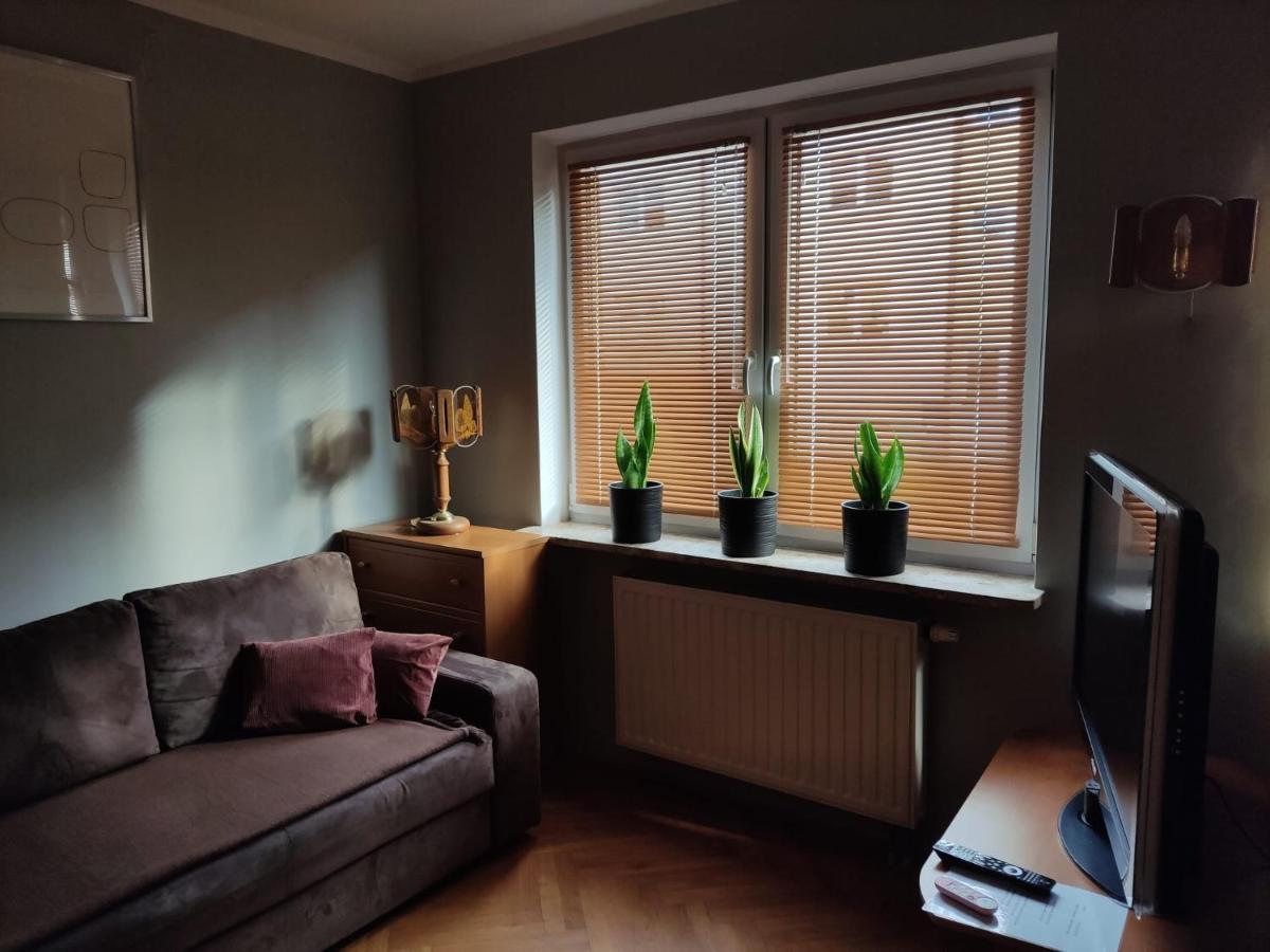 Classic Apartament Metro Kabaty Varsovia Exterior foto