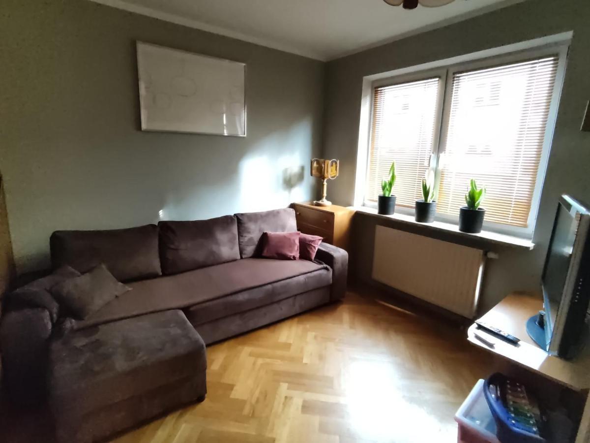 Classic Apartament Metro Kabaty Varsovia Exterior foto