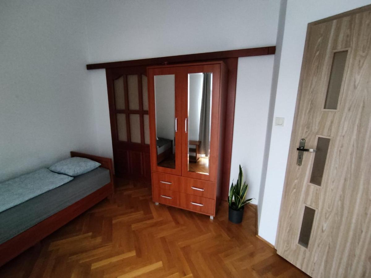 Classic Apartament Metro Kabaty Varsovia Exterior foto