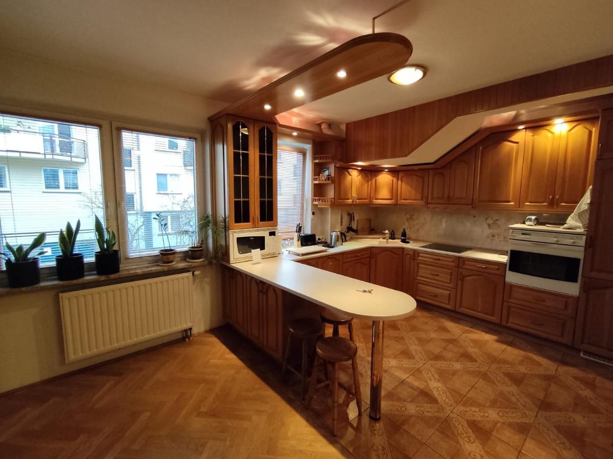 Classic Apartament Metro Kabaty Varsovia Exterior foto