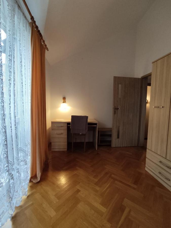 Classic Apartament Metro Kabaty Varsovia Exterior foto