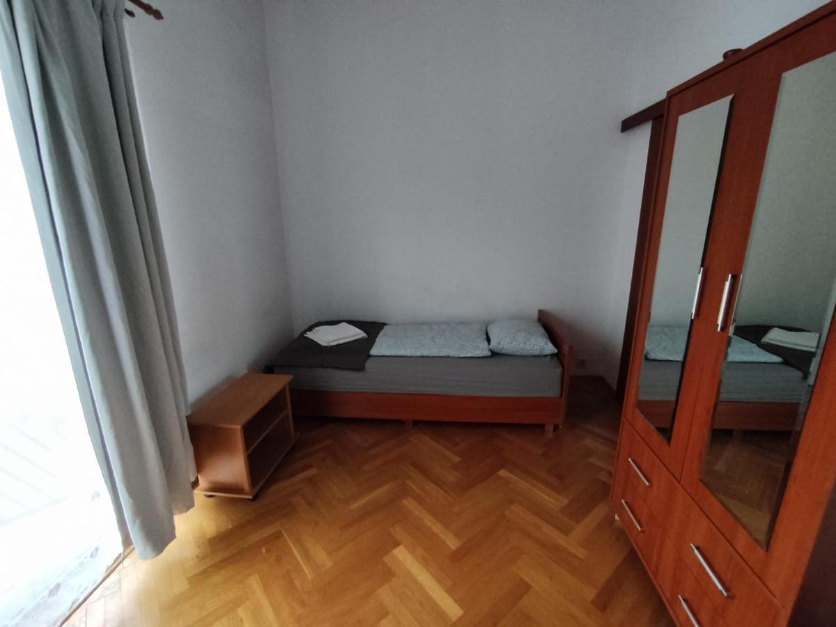 Classic Apartament Metro Kabaty Varsovia Exterior foto